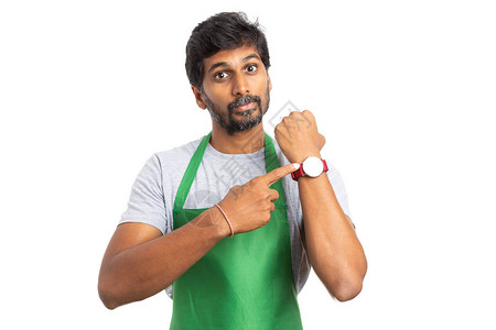 Bossy超级市或超市印度籍雇员将手表指向迟到守时概念图片