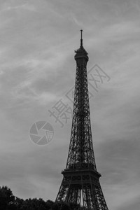 埃菲尔铁塔法国巴黎战神广场上图片