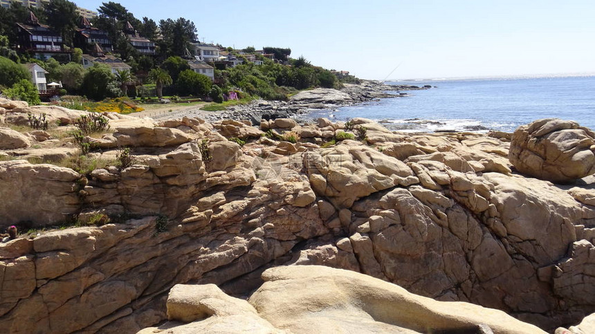 风景岩石和海边图片
