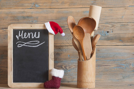 圣诞菜单粉笔手写在老式复古黑板菜单餐厅上背景图片