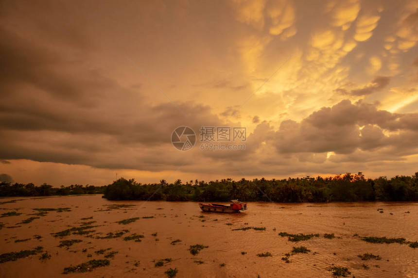 Tho附近湄公河的远处图片