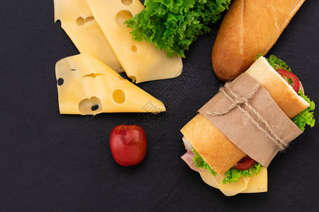 三明治加火腿奶酪西红柿生图片