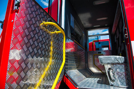 消防车的救火车设备在消防车上安图片