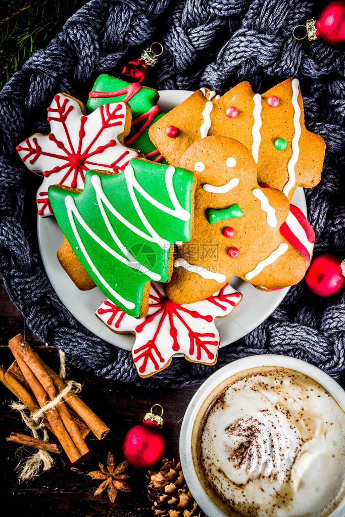 传统圣诞甜食色彩多的甘糖土制姜面包饼干图片