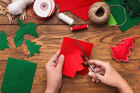 零散工作节假日手工制作的圣诞缝纫项目针线工作场图片