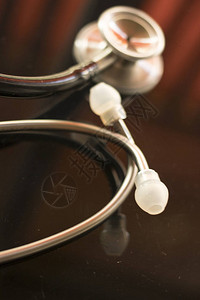 医生o护士使用的医生用听诊器在医院图片