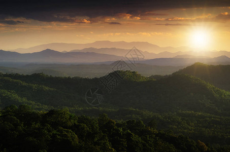 泰国兰邦Lampang的MaeMoh山图片