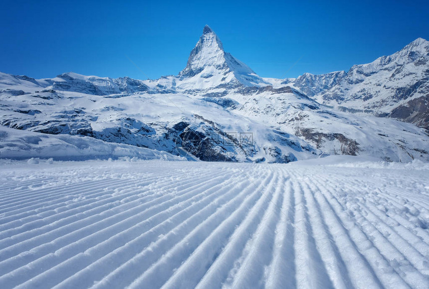 雪山的美景瑞士泽尔马特Ze图片