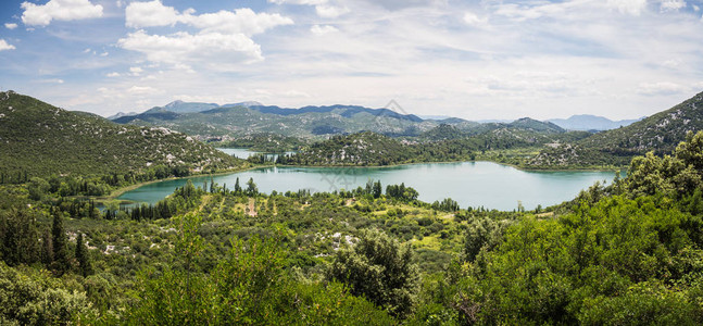 美丽的Bacina湖泊全景图片