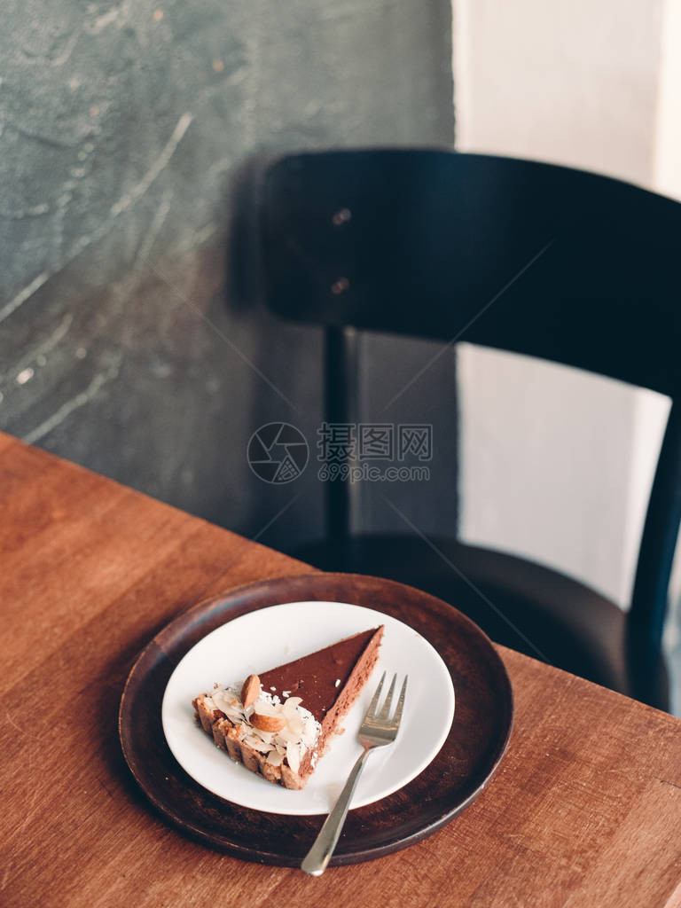 甜点咖啡厅餐盘上图片