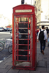 伦敦传统老式英国红色电话亭图片