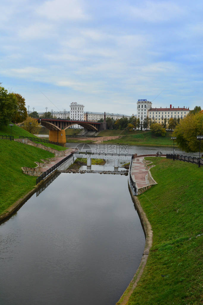 西德维纳河和基洛夫桥白俄罗图片
