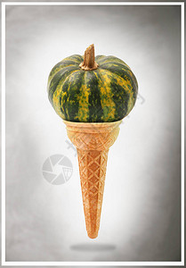 南瓜味的美味冰淇淋甜筒图片
