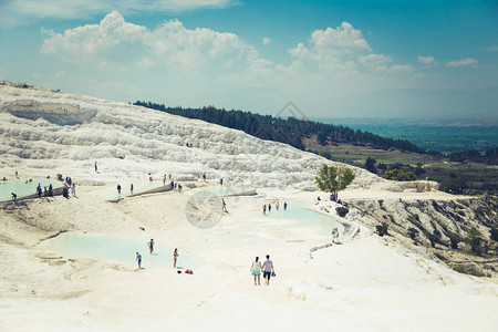 土耳其Pamukkale矿物质钙池图片