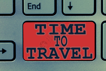 显示旅行时间的书写笔记展示度假时从一个地方移动或去另一个地图片