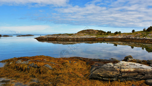 艾瑞巴蒂在著名的大西洋公路海岸上美丽的景色挪威的亚特兰太哈夫斯维安背景
