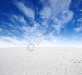 冬天雪和天空的风景背图片