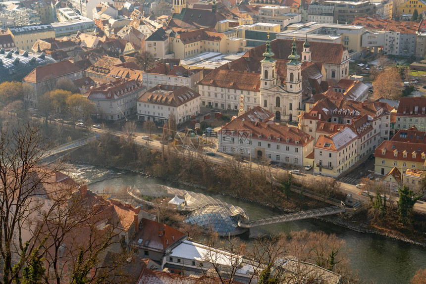从上面看到的格拉茨老城图片