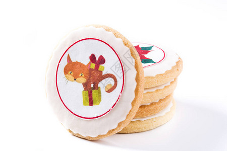 自己做的黄油饼干上面印有圣诞猫设计孤立图片