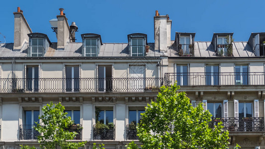 巴黎美丽的建筑大道伏尔泰典图片