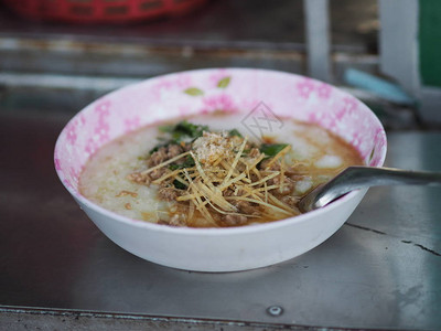 特写粥与猪肉食品早餐背景图片