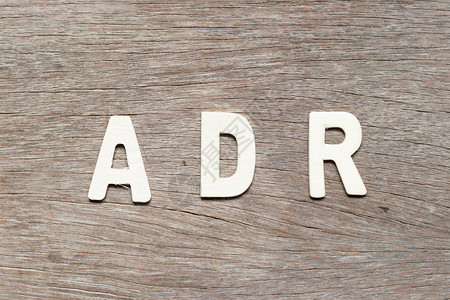 木本上的字母缩略词ADR减少不图片