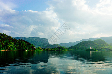 斯洛文尼亚布莱德湖中央教图片