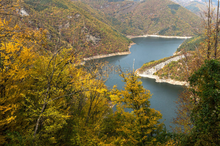 保加利亚Smolyan地区TsankovKamak水库图片