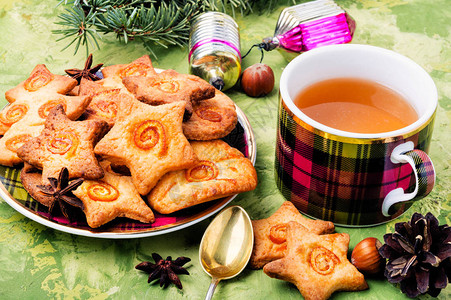 传统冬季饮料茶配饼干圣诞节食品图片