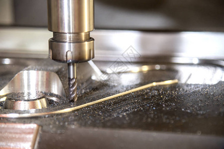用固体半径端磨粉工具切割铸模部分的CNC碾磨机Mo图片