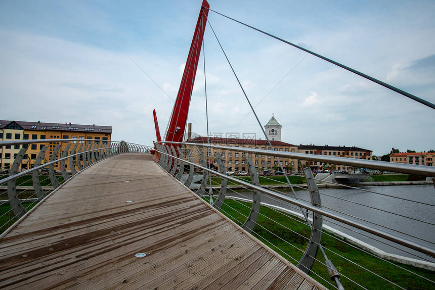 复合材料跨河桥图片