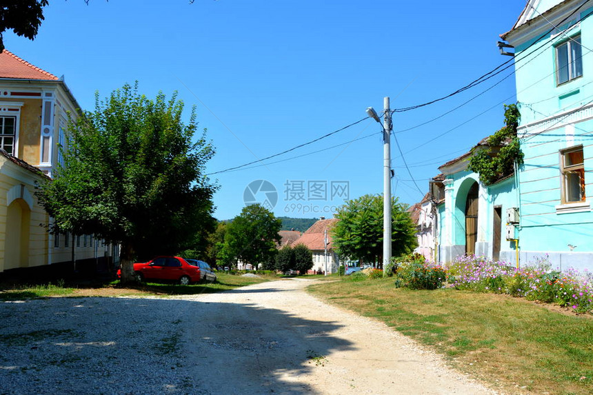 罗马尼亚特兰西瓦尼亚格罗斯申克州辛库市典型的农村景观和农民住房图片