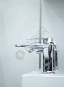 洗手间用洗手间水槽展示了住宅建筑改进工程图片