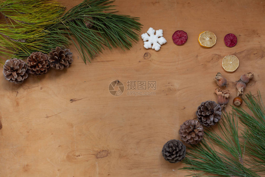 圣诞树新年礼物装饰节日圣图片