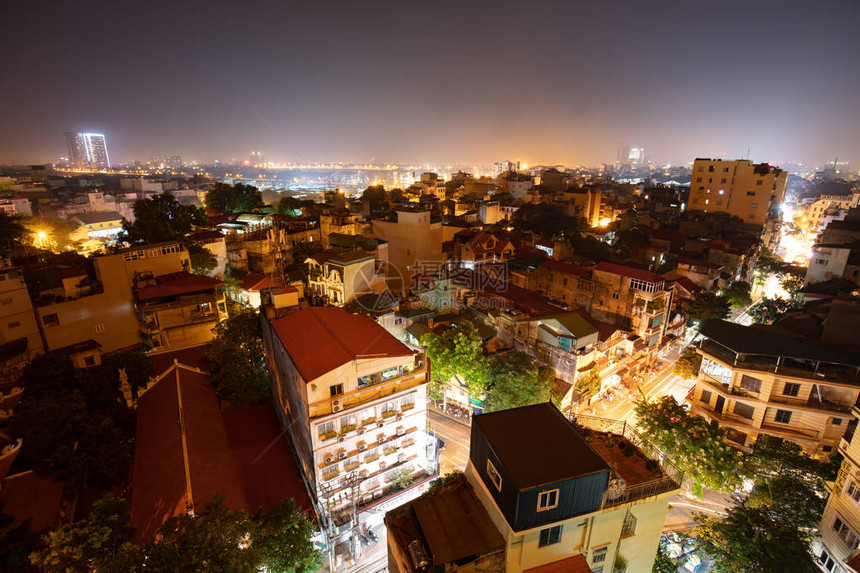 夜里在屋顶上朝北看风景越南河图片