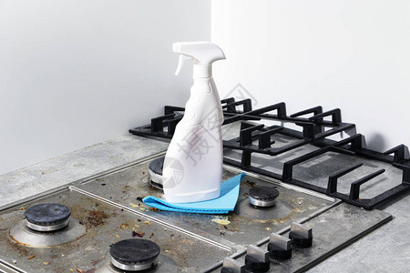 使用厨房用具家用概念或卫生及清洁图片
