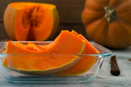 蔬菜食品生熟南瓜烤面包用的玻璃容器橘子图片
