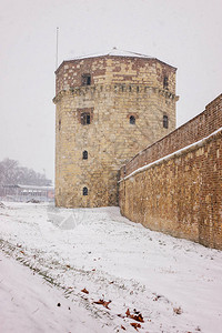 从雪下的堡垒看注意浅景深图片