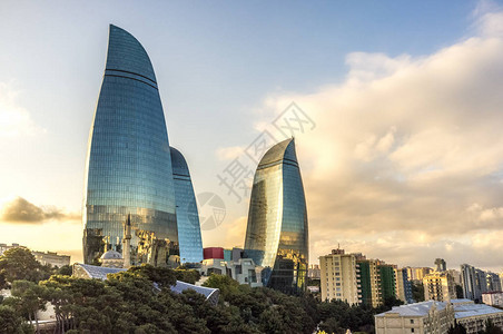 日落时分阿塞拜疆首都巴库图片