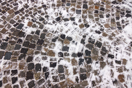 雪下的鹅卵石图片