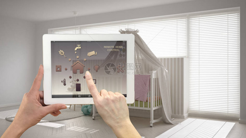 数字平板电脑上的智能远程家庭控制系统带有应用程序图标的设备斯堪的纳维亚托儿所图片