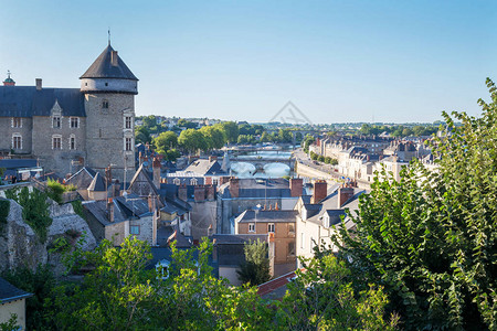 Mayenne河岸图片