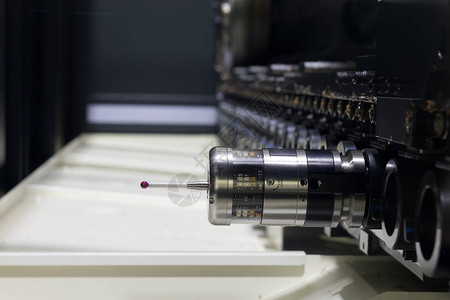 CMM激光探测器继续放在工具杂志CNC磨粉机图片