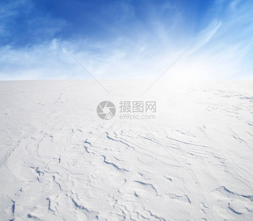 冬天雪和天空的风景背图片