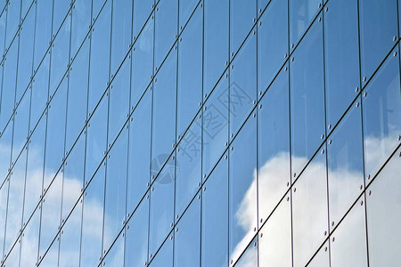 云团在现代建筑背景图片