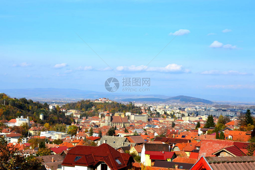 Brasov市的典型城市风景图片