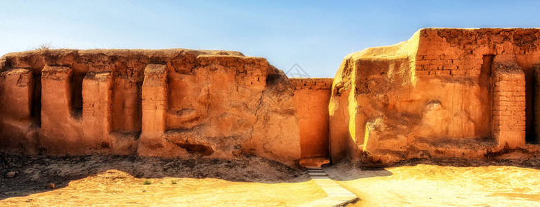 帕提安堡垒废墟图片