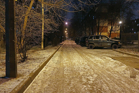 雪夜冬街图片