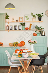 秋天用南瓜装饰厨房图片