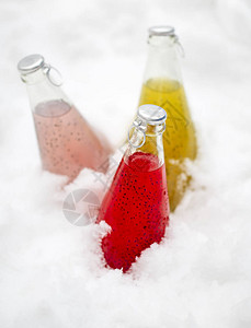 的健康饮料使雪水离子化健康和饮食概念奇亚籽被认为是一种超级食物图片